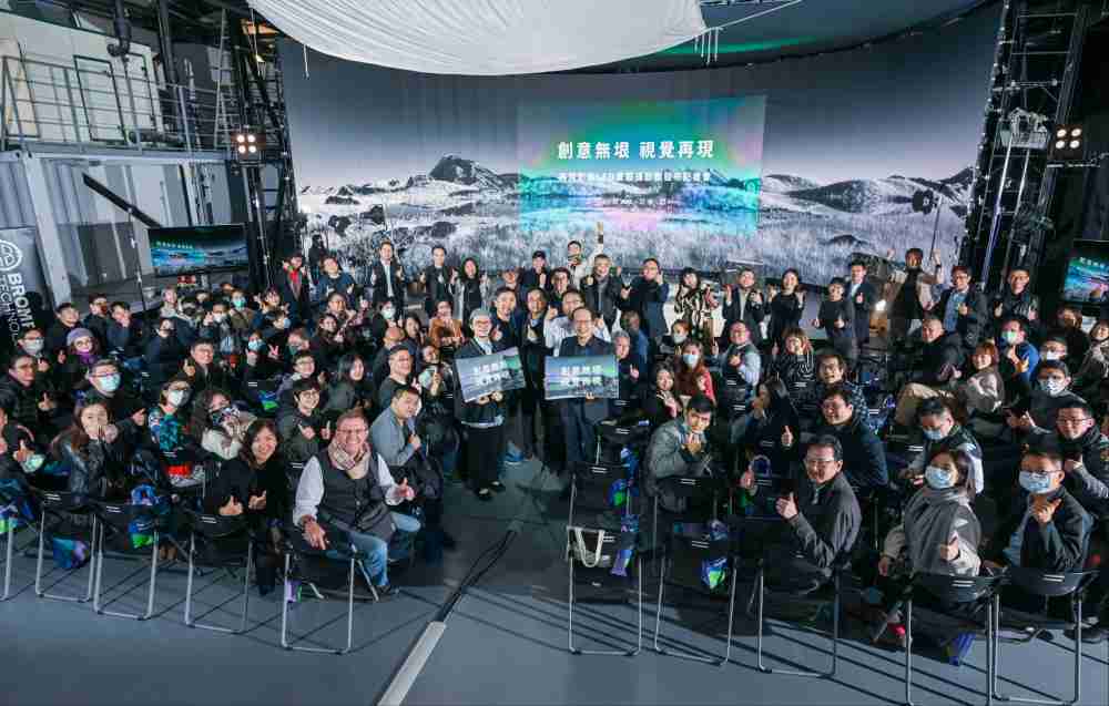 再现影像LED虚拟制作摄影棚整合拍摄场景、、、内容制作、、技术指导到设备租借一站式服务，，，，可望提升LED虚拟制作的影视效能，，，，进而产出更多高质量细致作品