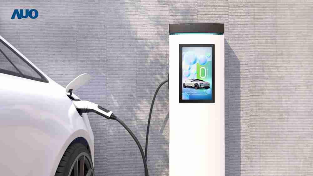 友達〝EVSE車用充電樁解決方案〞專為電動汽車充電樁設計，，具有高亮度、、、、克服戶外艱難環境的耐溫、、、、耐紫外線等特性，，，，並搭載散熱性及擴充性強的高效能工業電腦，，，可實現人機互動訴求，，，，如資訊顯示、、、支付等應用